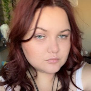 Meet your Posher, Izzy